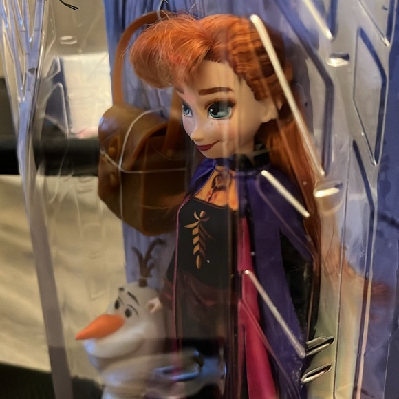 Disney Frozen II Anna & Olaf Doll Set - Red and Black - Picture 6 of 7